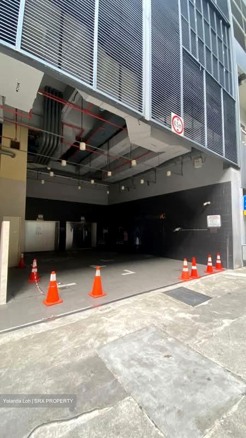 Tahir Building (D1), Office #572949091